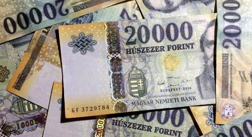 Vége a készpénz korszakának? Megdöbbentő statisztika látott napvilágot! - közbeszéd.hu