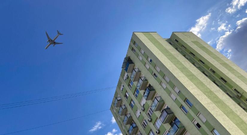 Műszaki hiba a levegőben? Újabb problémás gép repült Csongrád-Csanád felett - délmagyar