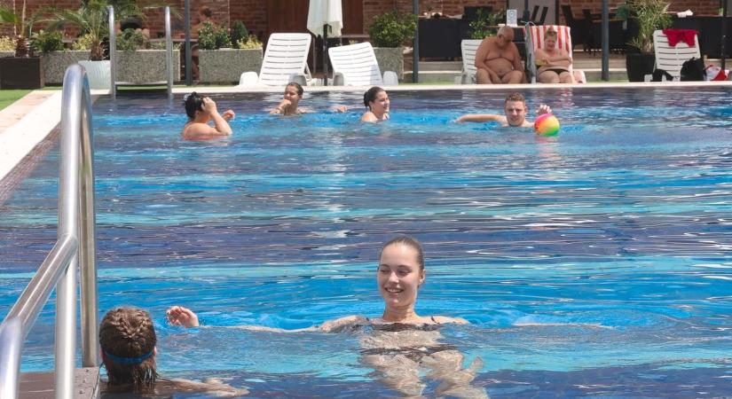 Lehet csobbanni! Exkluzív fejlesztéssel várnak a kedvelt baranyai strandon - Bama