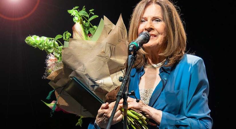 Díszpolgár lett Koncz Zsuzsa, a legendás énekesnőt különleges szavakkal méltatta a 2. kerület polgármestere - BudaPestkörnyéke