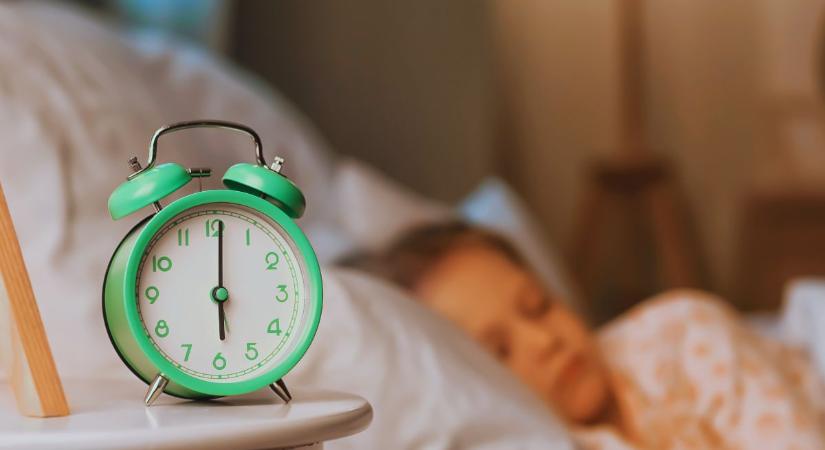 Mennyi alvástól lesz kiegyensúlyozott a gyerek? Vekerdy Tamás véleménye - Nőklapja