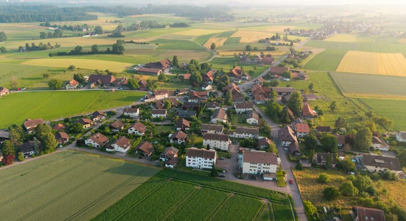 Tudjuk, nem illik nevetni… de ezeknél a településneveknél lehetetlen - Bien