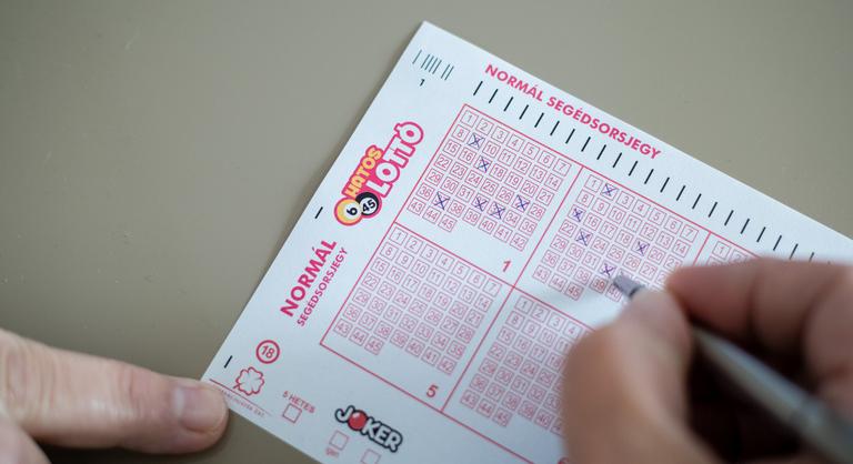 Kihúzták a százmilliókat érő számokat a hatos lottó sorsolásán - Index