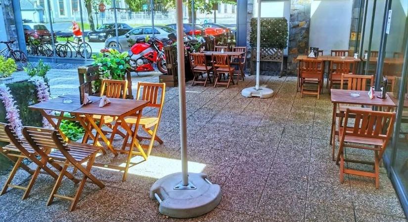 Második születésnapját ünnepli a győri hamburgerező - Kisalföld