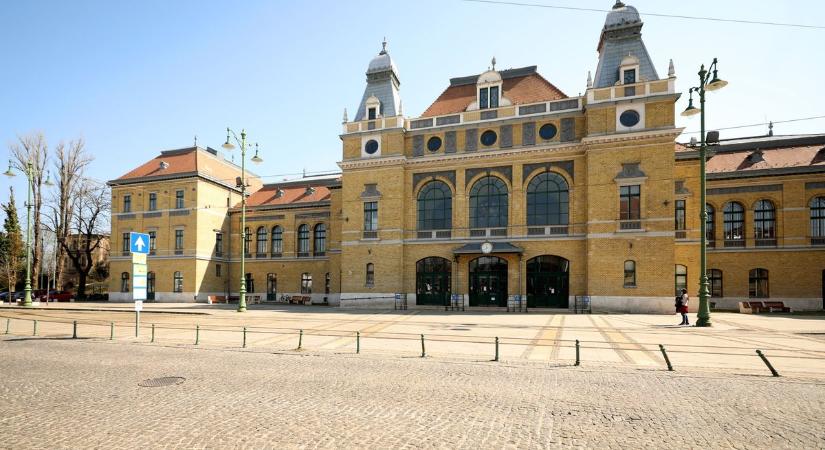 Új szintre emelték a vonatozást Szeged és Budapest között, elindultak a klímás motorvonatok - délmagyar