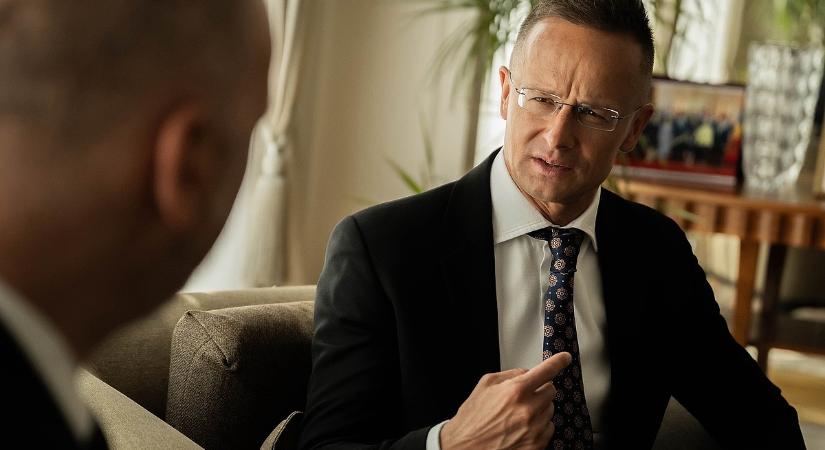 Háborús eszkaláció: Szijjártó Péter húsba vágó kérést intézett a térségben élő magyarokhoz - Napi.hu