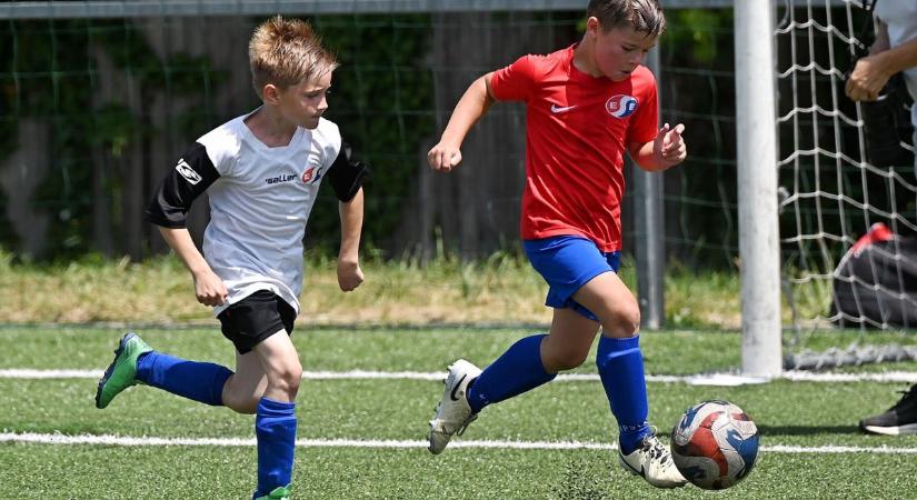 Emerson-Suzuki-kupa: a futballimádat a hőségen is felülkerekedik - Heol