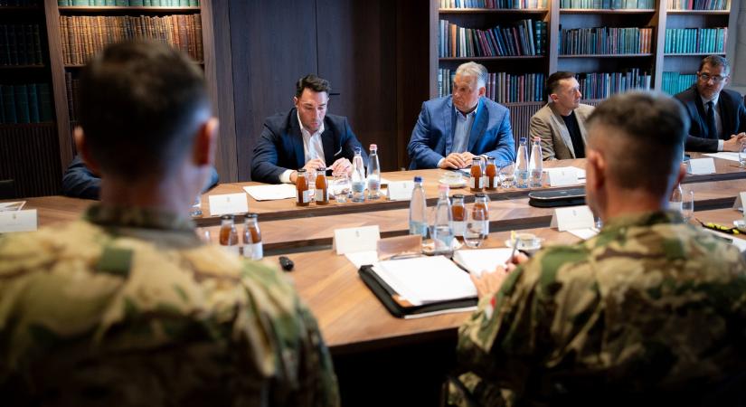 Videón beszélt Orbán Viktor a Védelmi Tanács üléséről, megindokolta az összehívását - Infostart