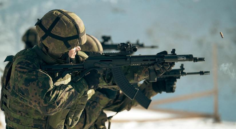 Egy kivételével mindegyik NATO-tagország vállalta, hogy 2035-re a GDP-je öt százalékára növeli a védelmi kiadásait - Népszava