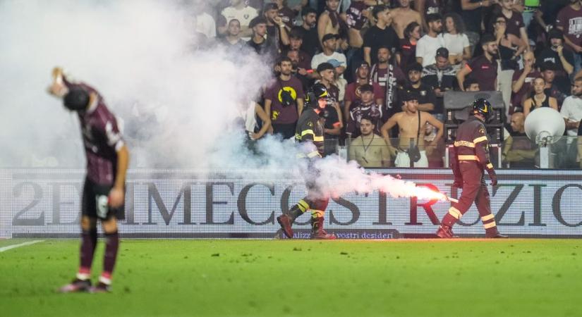 Félbeszakadt az olasz osztályozó, szürreális körülmények között menekült meg a Sampdoria - Rangadó