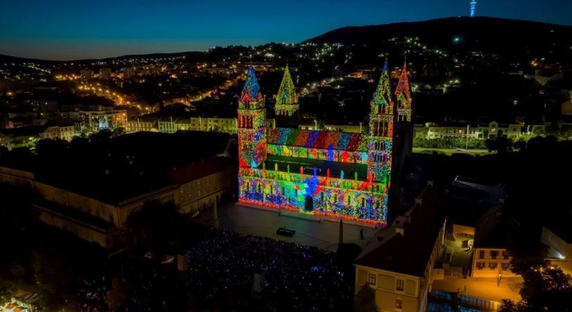Pécs fénnyel ír történetet: jön a Zsolnay Fényfesztivál! - 24.hu