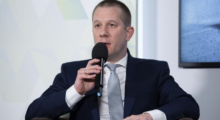 Békés Márton: Fogalmunk sincs, mekkora szerencsénk van Orbánnal - Index