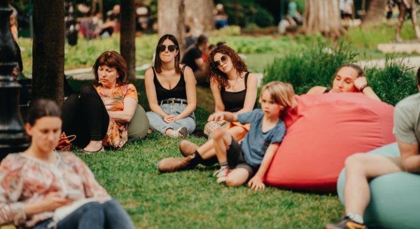 Egy szál gitárral lép fel Kolibri a Petőfi Színpadon - kultura.hu