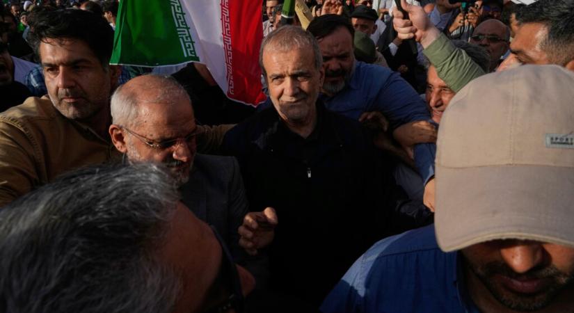 Irán arányos választ ígér az Egyesült Államok légicsapására - vasarnap.hu