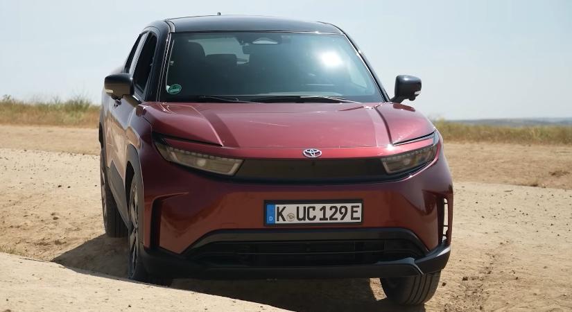 Videón a Toyota Vitarája: mire képes az Urban Cruiser? - Autónavigátor