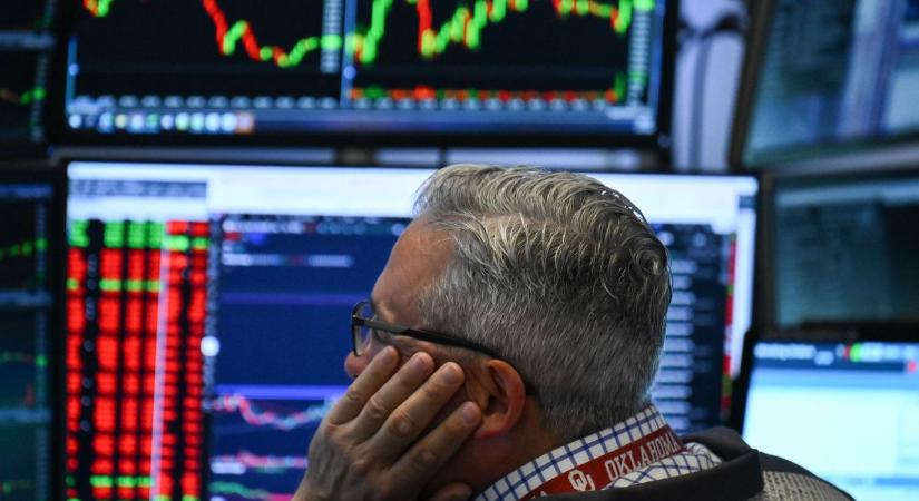 Itt az amerikai csapás gazdasági következménye: drágul az olaj, gyengül a forint - Mandiner