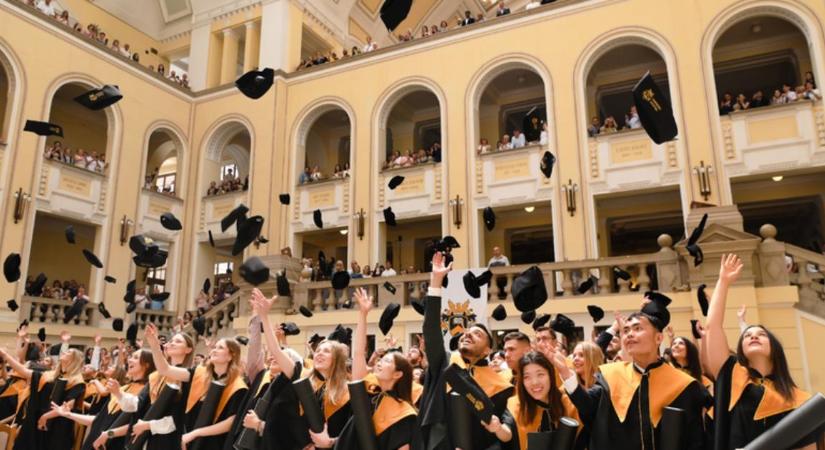 A jövő gyógyítóit avatták fel a Debreceni Egyetemen - Dehir