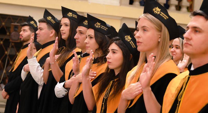 Orvosok tettek esküt a Debreceni Egyetemen - Civishír