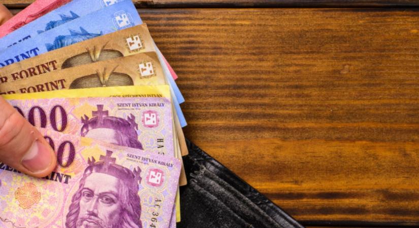 Az amerikai csapás gazdasági következménye: drágul az olaj, gyengül a forint - HírTV