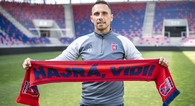 Kinevezte új vezetőedzőjét a fehérvári futballcsapat - Rangadó