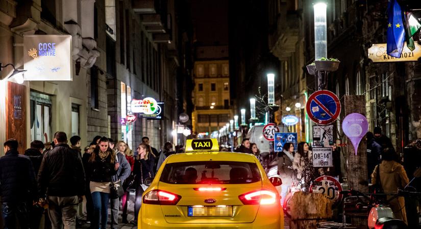 Balhé a bulinegyedben: származása miatt támadtak rá az afrikai férfira, aki életveszélyes sérüléseket szenvedett - BudaPestkörnyéke