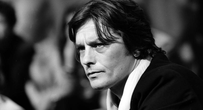 Saját fia rántotta le a leplet Alain Delon igazi arcáról: a színész fegyvert fogott a családtagjaira, és kis híján halálra verte az egyik barátnőjét - Femcafe.hu