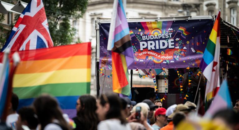 33 nagykövetség közös közleményében áll ki a Budapesti Pride mellett - Index