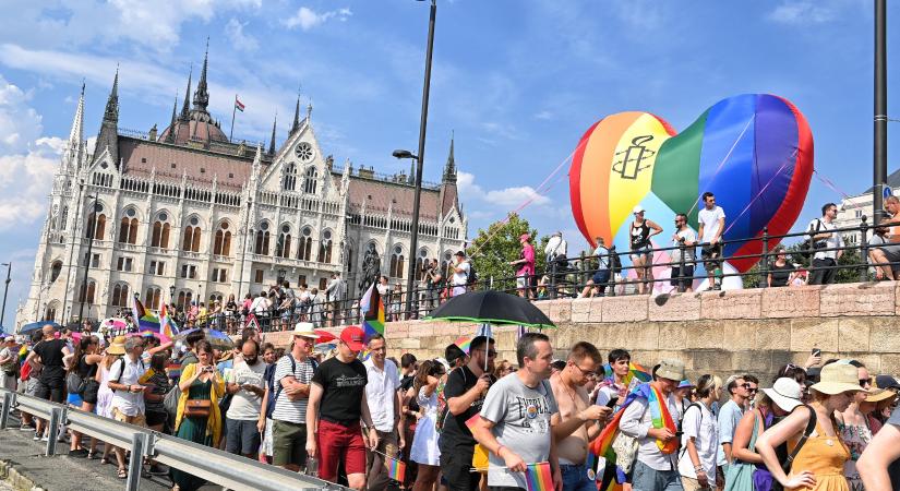„Nem akarhatnak több ezer békés polgárt erővel szétkergetni” – politikai elemzők a betiltott Pride-ról - HVG - Itthon