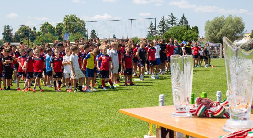 Közös foci, ünnepi évzáró és csapatépítés – családi napot tartott az FC Nagykanizsa - Kanizsa Újság