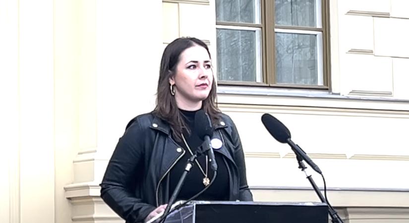 Váratlan fordulat: lemondott, függetlenként indul a Momentum jelöltje - atv.hu