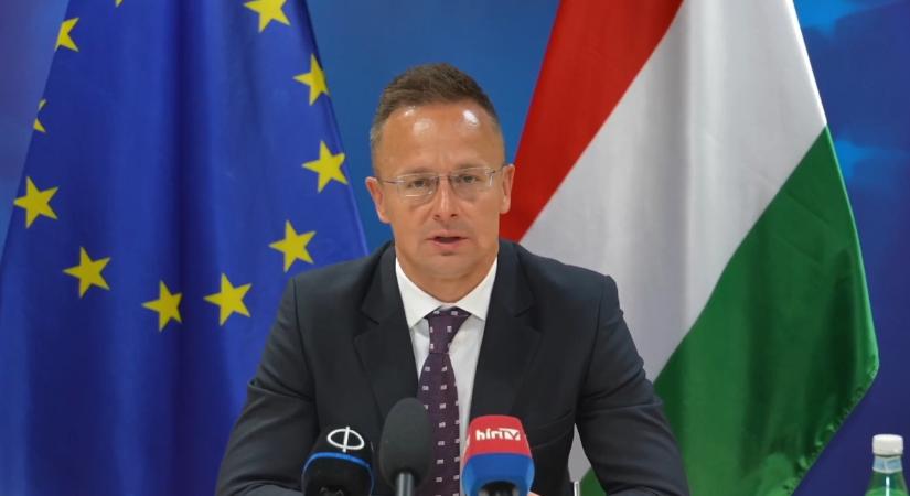 Szijjártó Péter vétót jelentett be - Infostart