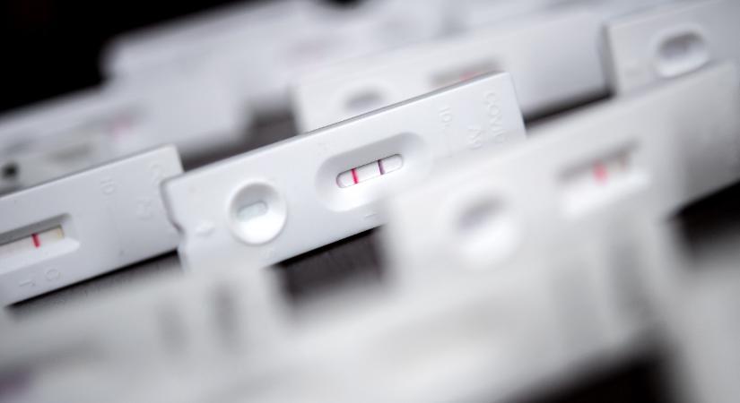 Új covid-variáns terjed az Egyesült Királyságban - Qubit