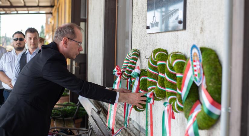A bevagonírozott ártatlanokra emlékeztek a vasútállomáson - Kanizsa Újság
