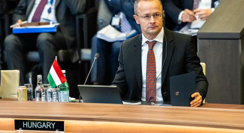 Szijjártó Péter üzent a Közel-Keleten tartózkodó magyaroknak - 168.hu