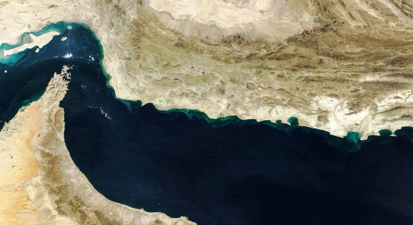 A benzinkutakon is érzékelhetjük majd a hatását, ha Irán tényleg lezárja a Hormuzi-szorost - 24.hu
