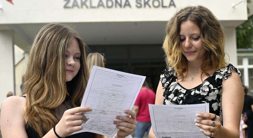 Változás jöhet a diákok értékelésében – szöveges visszajelzés válthatja a jegyeket? - Új Szó