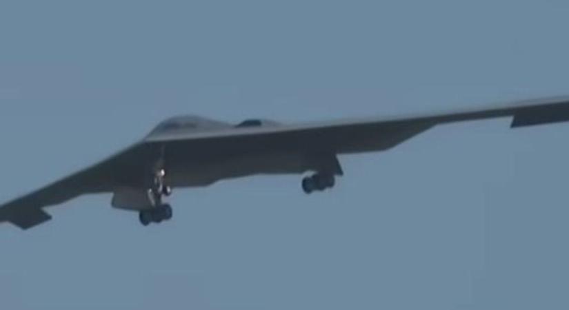 Megmutatták Trump pusztító vadászgépeit: landoltak a rettegett amerikai bombázók (VIDEÓ) - Mandiner