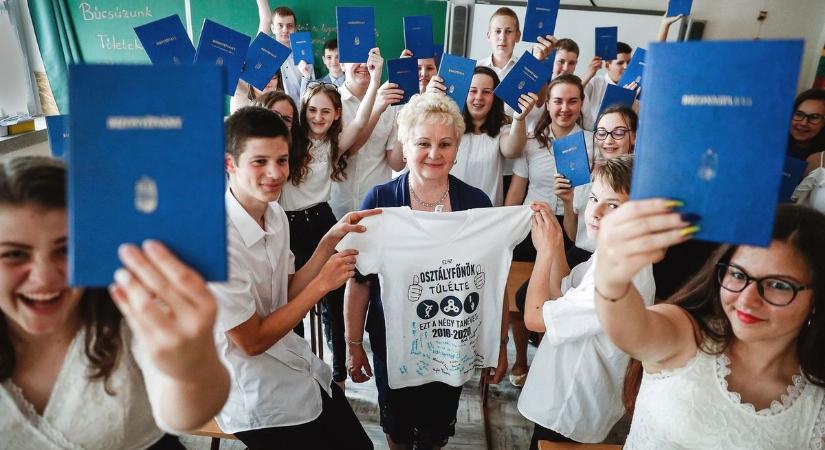 Ösztöndíj jár a legjobb bizonyítványokért - Bama