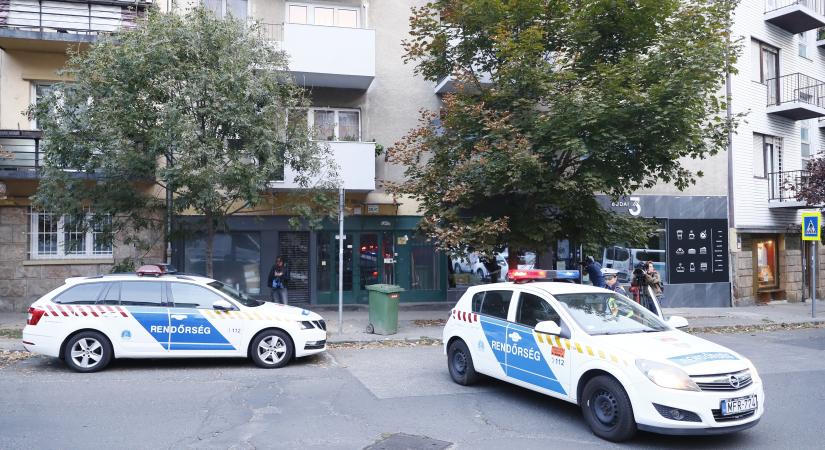 A munkahelyi mosdóban megszülte, majd egy zacskóban a hátizsákjába rejtette gyermekét egy jászsági nő – nem sokkal ezután meghalt a pici - Blikk