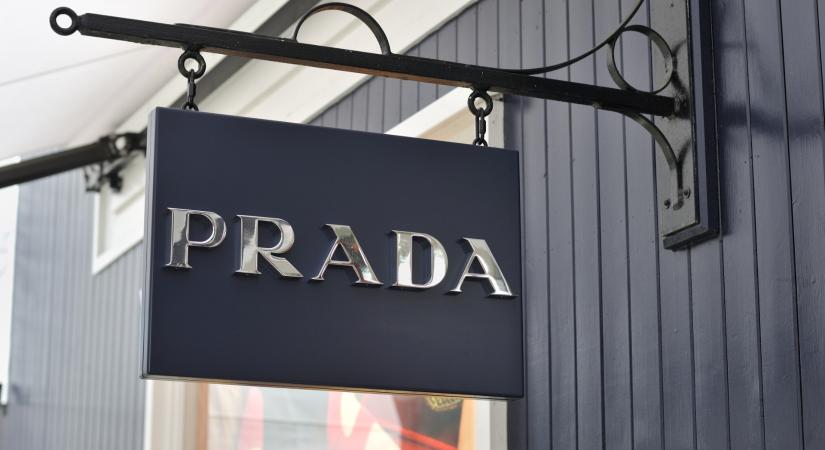 Furcsa időzítéssel távozik a Prada vezére - Portfolio
