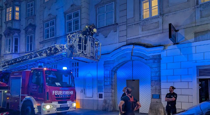 Gyújtogatás történt Bécsben, éjszaka sorra lobbantak fel a lángok, egy luxusautónak annyi - Napi.hu