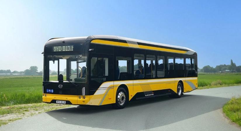 Bemutatták Hamburgban a Komáromban készített új villanybuszt - Kemma