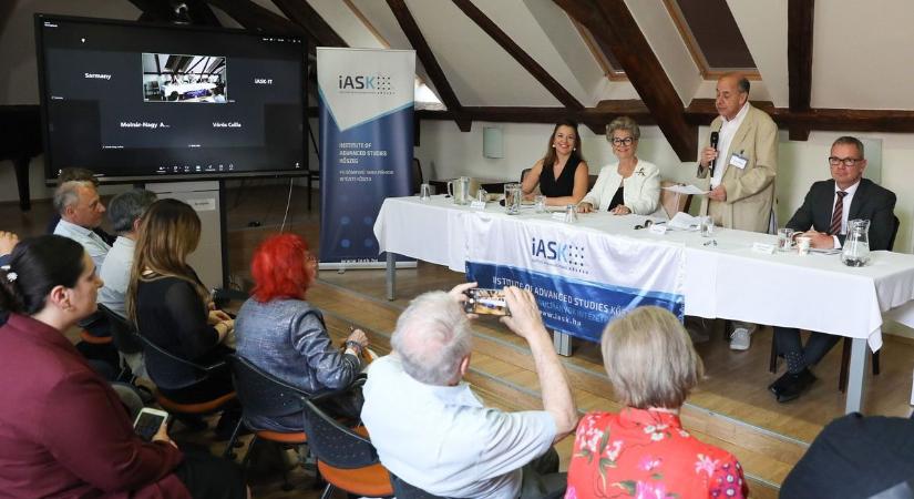 Elkezdődött Kőszegen a 30. Nemzetközi Nyári Egyetem - Vaol