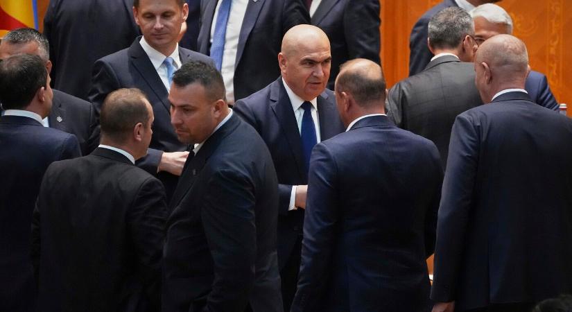 Bizalmat szavazott a román parlament az RMDSZ részvételével megalakult négypárti kormánynak - Új Szó