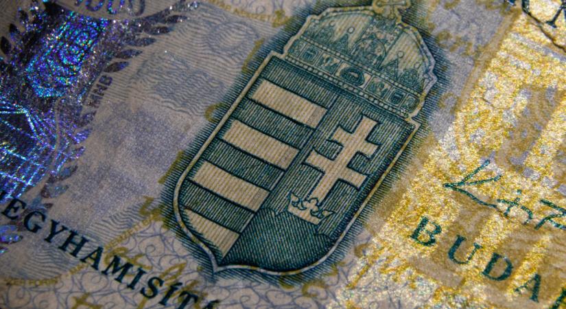Vegyesen alakult hétfőn a forint árfolyama - Pénzcentrum - Gazdaság