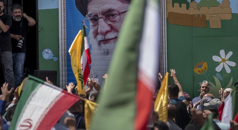 Dollármillárdos, atommal fenyegetett, most meg egy bunkerben várja a sorsát: ismerjék meg Irán legfőbb vezetőjét - Napi.hu