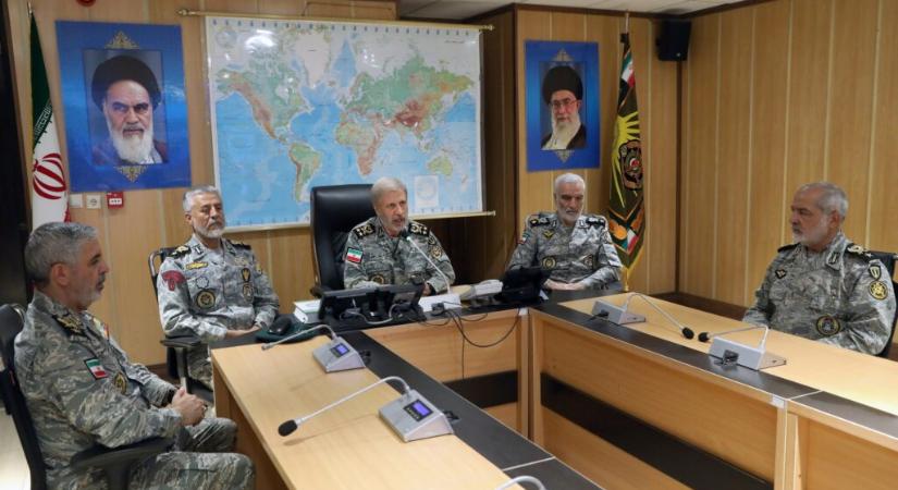 Irán rakétatámadást indított egy katari amerikai légibázis ellen - Szabad Magyar Szó
