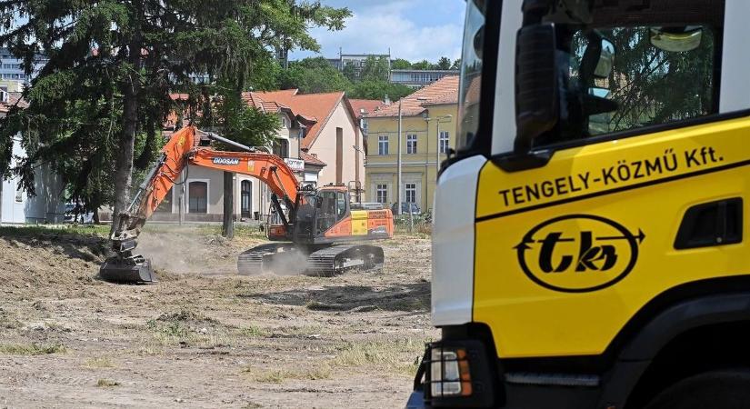 Az új vásártér mellé új járda is jár Egerben - Heol