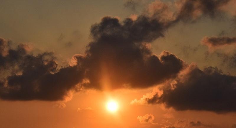 Három napig marad érvényben a harmadfokú hőségriasztás - Atombusiness