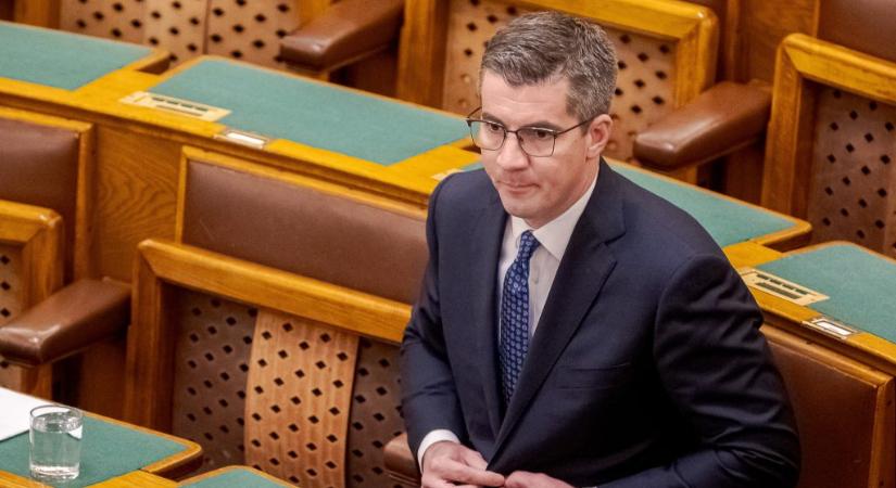 Kocsis Máté szerint az egészségügyi államtitkár felmosta a padlót Kulja Andrással - 24.hu